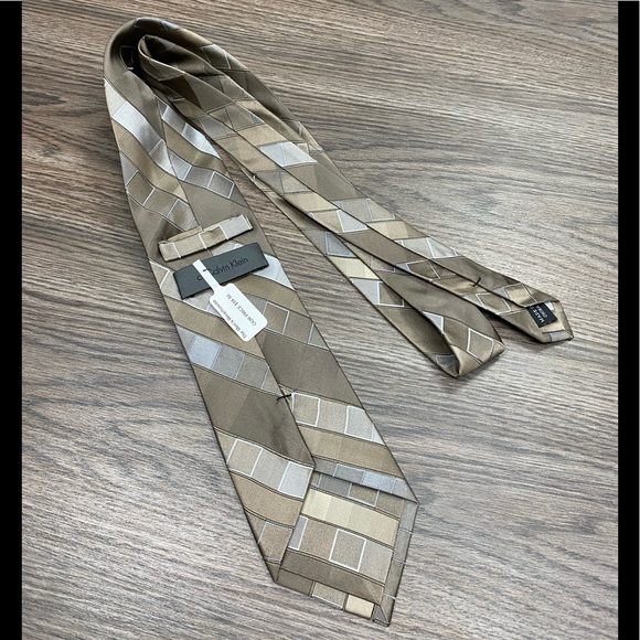 Calvin Klein NWT Taupe & Silver Check Tie - Picture 1 of 4